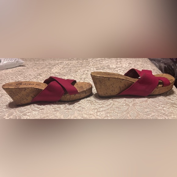 Magenta Wedges - Picture 5 of 7
